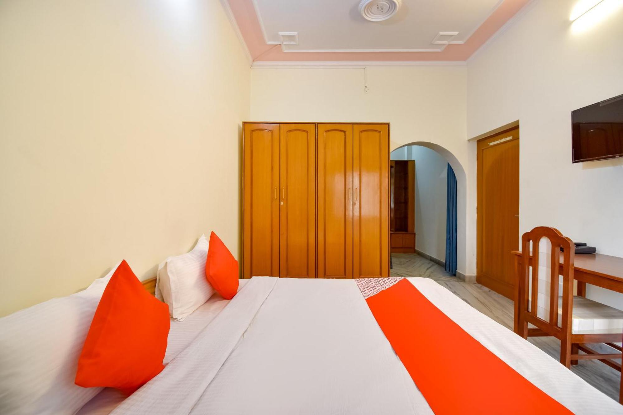 Hotel O Kusum Lodge Pandu Bagian luar foto